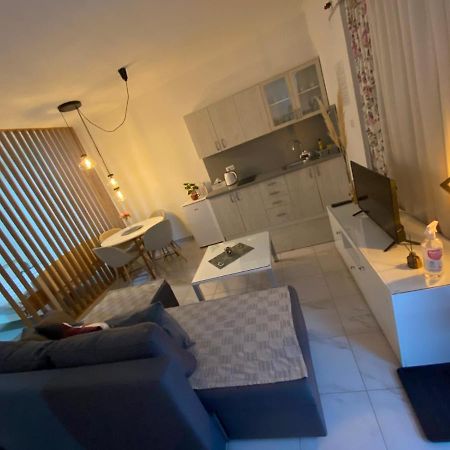 Deluxe Lägenhet Tuzla Exteriör bild