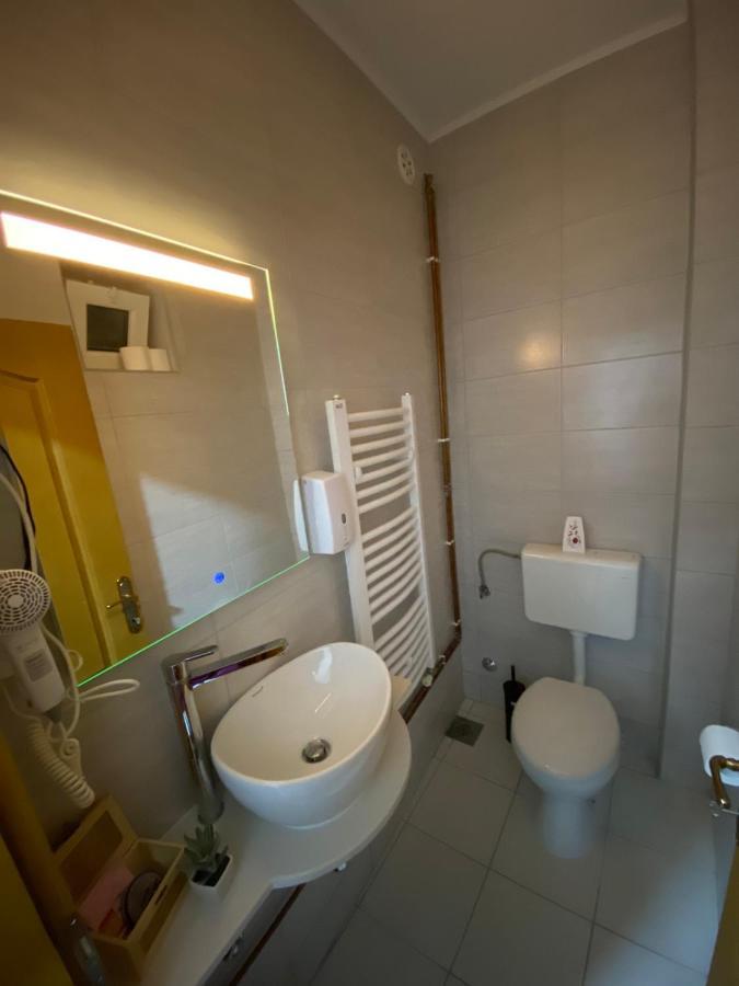 Deluxe Lägenhet Tuzla Exteriör bild