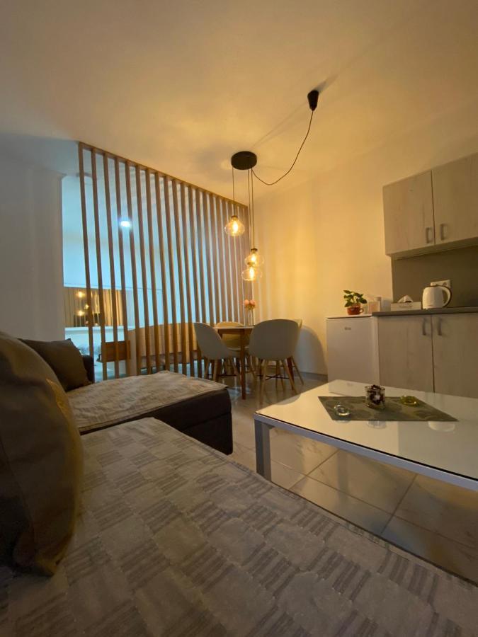 Deluxe Lägenhet Tuzla Exteriör bild