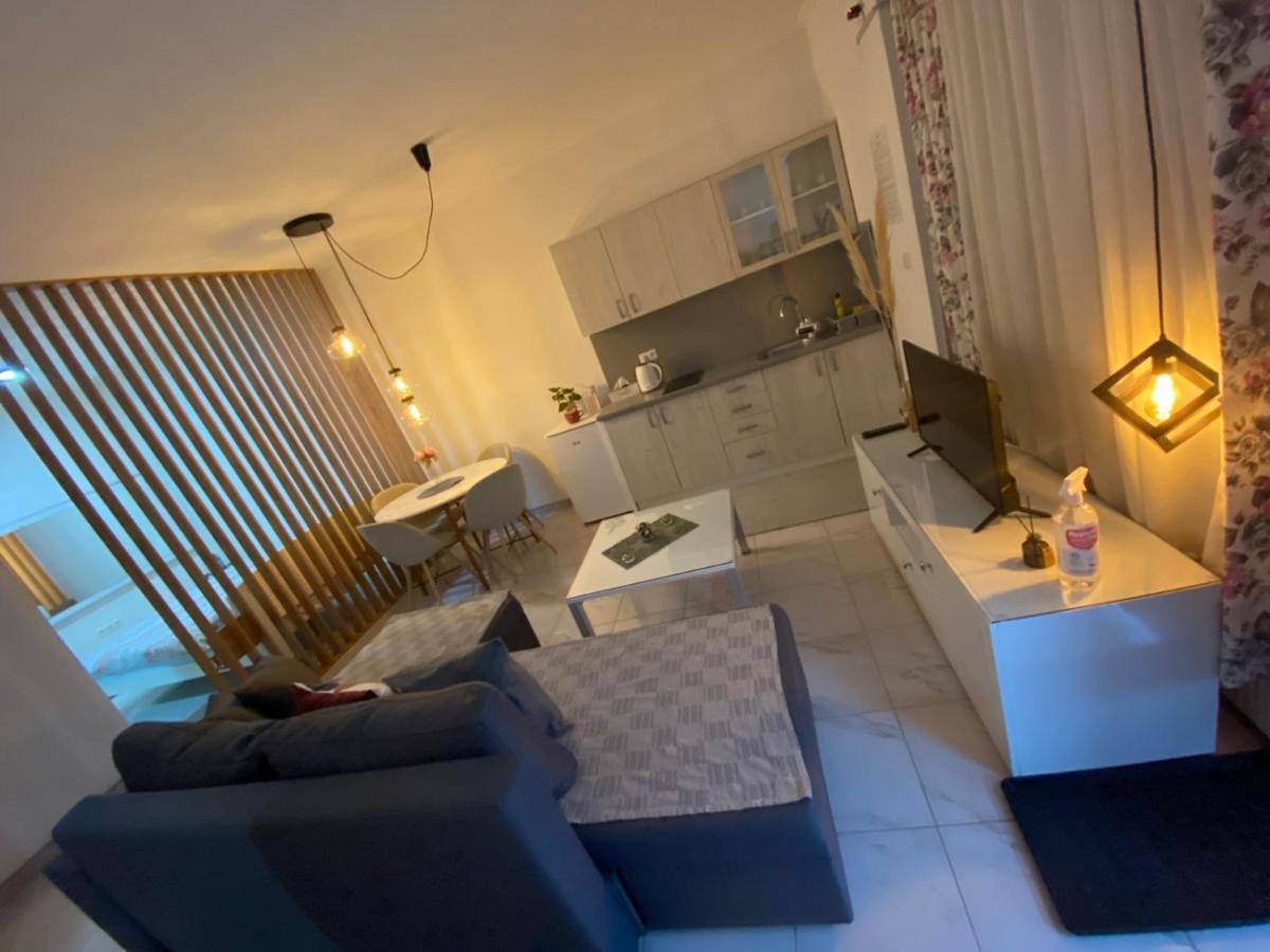 Deluxe Lägenhet Tuzla Exteriör bild